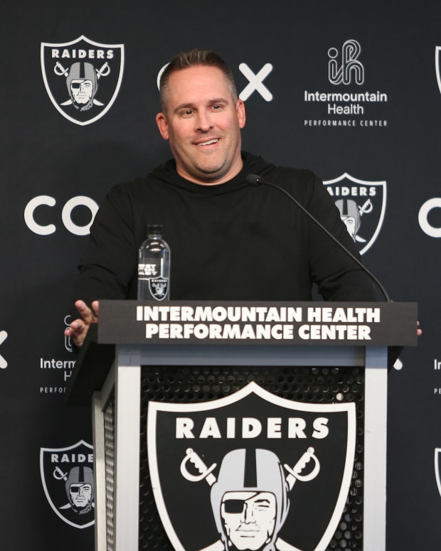 Josh McDaniels-5